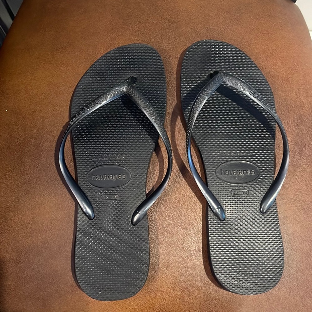 Havaianas Flip Flops - 39/40 - black
